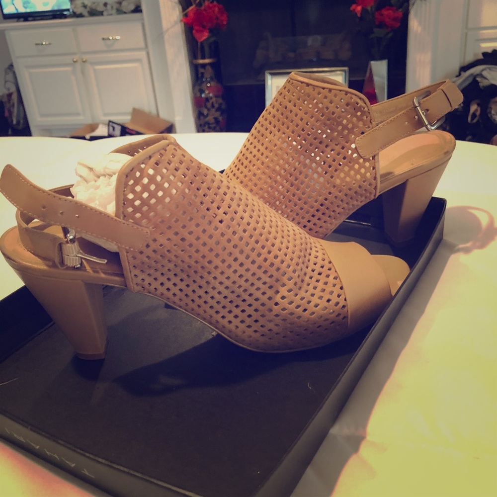 Tahari sling back